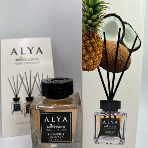 Alya Pineapple & Coconut Reed Diffuser - Picture 2 of 5